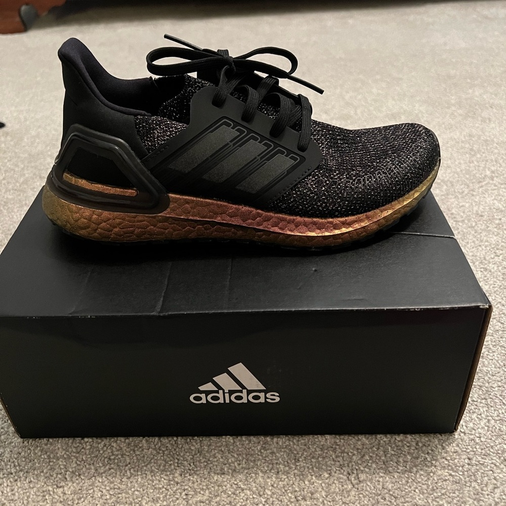 Adidas Ultra Boost kids size 5 Brand New with box
